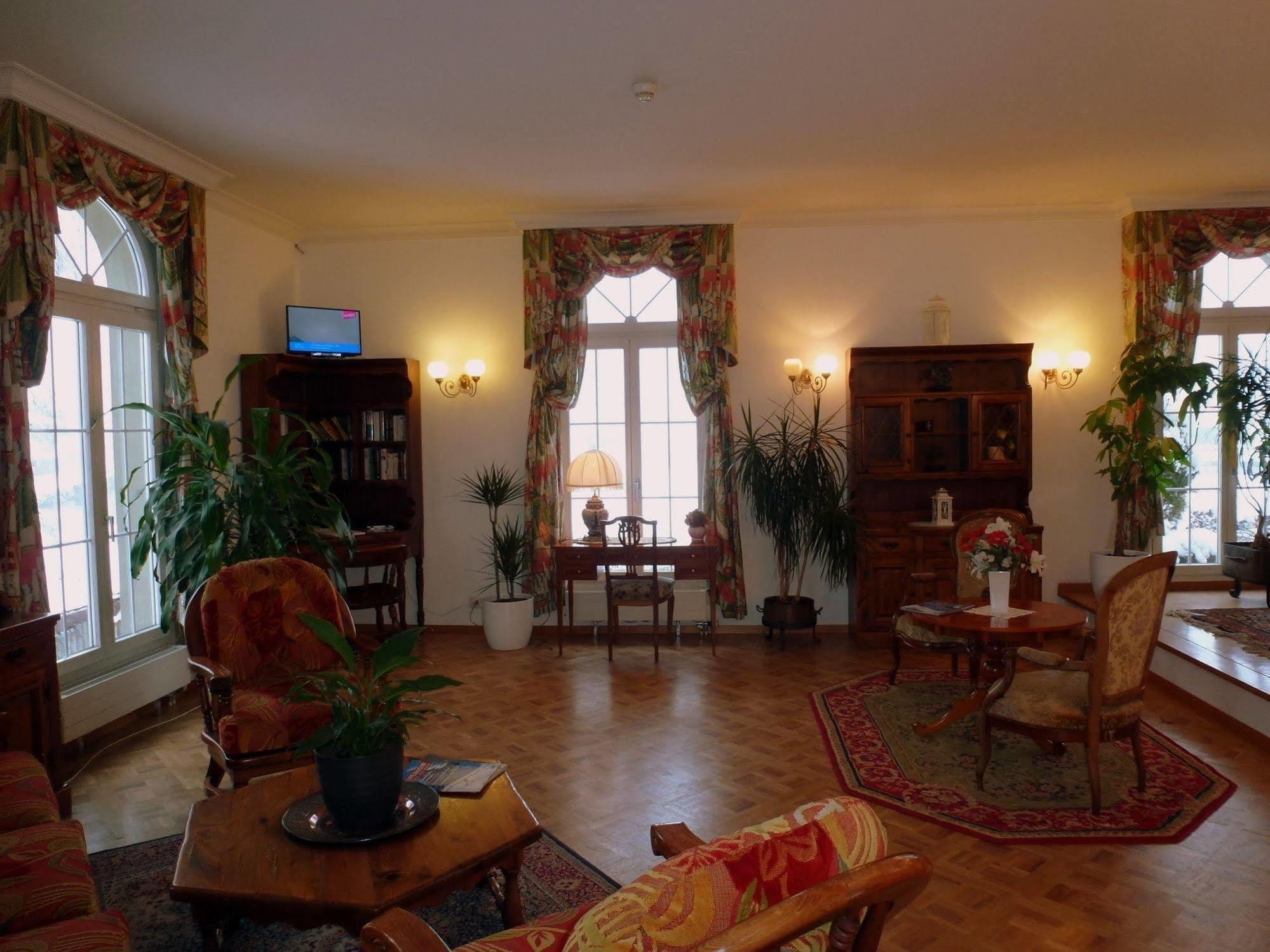 Continental Hotel 3*